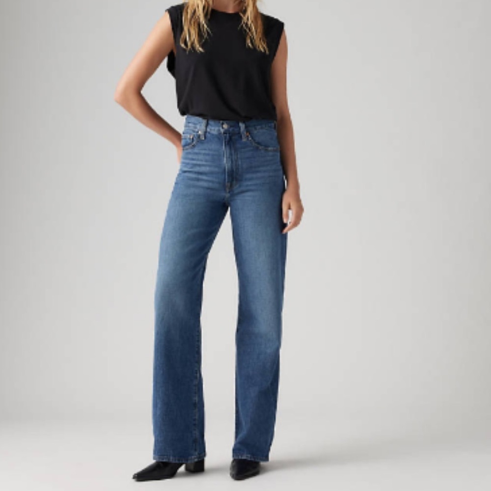 NWT Levi’s Ribcage Wide Leg Jeans - 32